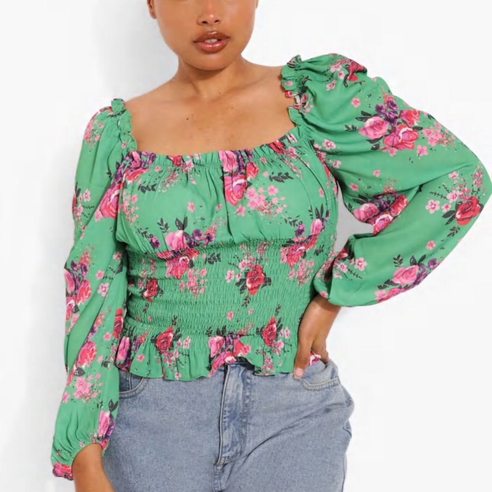 PLUS FLORAL SHIRRED LONG SLEEVE TOP